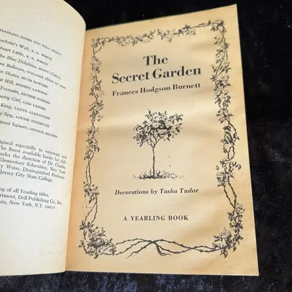 The Secret Garden by Frances Hodgson Burnett | 1973 | Vintage Yearling Paperback - Picture 5 of 10